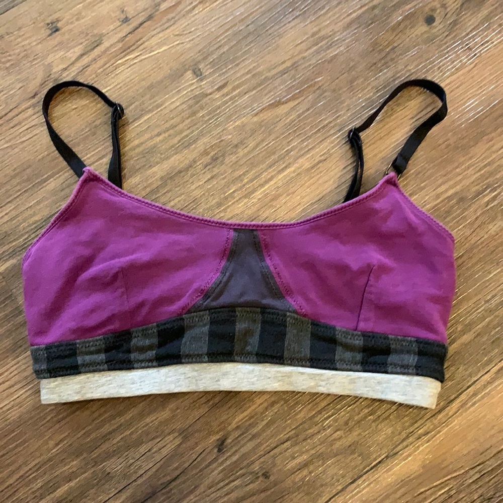 Lululemon Sports Bra (SZ 4)